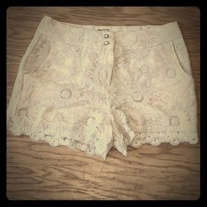 Cream lace shorts